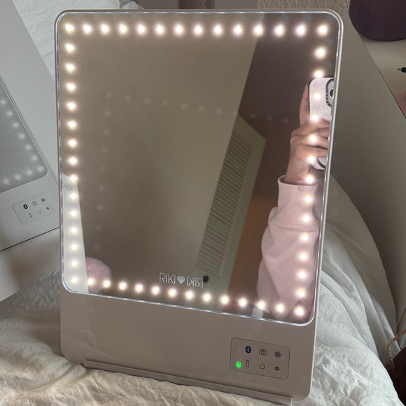 Riki Skinny LED light mirror makeup travel - Picture 3 of 6